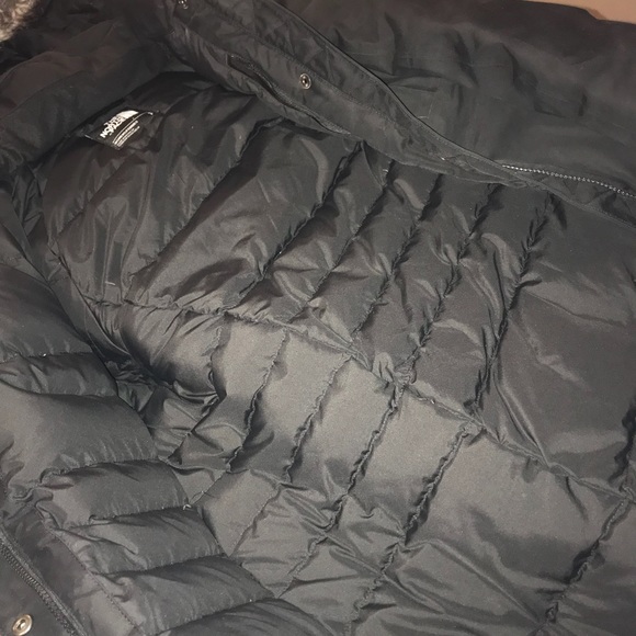 *SOLD*North Face Women’s Arctic Parka size small - Picture 2 of 6